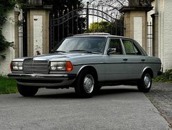 Silber Gebraucht 1984 Mercedes E200 Limousine | 13.900 €