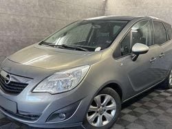 Grau Gebraucht 2011 Opel Meriva Edition Van / Kleinbus | 2.480 € (Guter Preis)