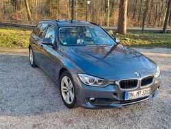 Grau Gebraucht 2013 BMW 320 Comfort Edition Kombi | 8.999 € (Fairer Preis)