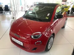 Rot Neu 2025 Fiat 500C Red Cabrio | 28.189 €