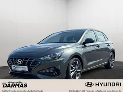 Grau Gebraucht 2023 Hyundai i30 Trend Limousine | 15.989 € (Fairer Preis)