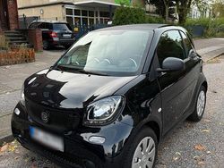 Schwarz Gebraucht 2016 Smart ForTwo Coupé Kleinwagen | 5.500 € (Fairer Preis)