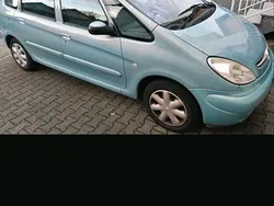 Blau Gebraucht 2003 Citroën Xsara Picasso Van / Kleinbus | 600 €