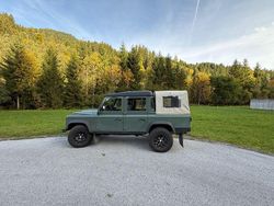 Grün Gebraucht 2010 Land Rover Defender Kombi | 27.450 €