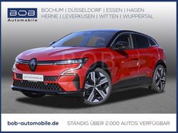 Rot Neu 2025 Renault Megane E-Tech Iconic Limousine | 47.729 €