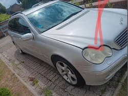 Silber Gebraucht 2003 Mercedes 240 Limousine | 1.200 €