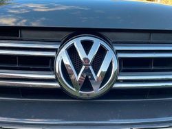 Grün Gebraucht 2016 VW Tiguan LOUNGE SUV | 9.890 € (Guter Preis)