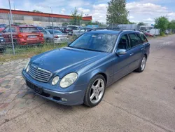 Blau Gebraucht 2004 Mercedes E500 Kombi | 2.900 €