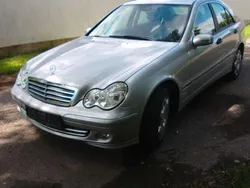 Grau Gebraucht 2005 Mercedes C200 Classic Limousine | 2.700 € (Guter Preis)