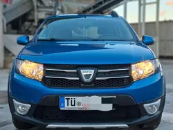 Blau Gebraucht 2015 Dacia Sandero Kleinwagen | 5.550 € (Fairer Preis)