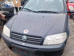 Schwarz Gebraucht 2004 Fiat Punto Kleinwagen | 650 €