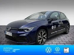 Blau Gebraucht 2024 VW Golf VIII R-line Limousine | 34.900 €