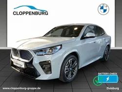 Grau Gebraucht 2024 BMW iX2 M Sport SUV | 46.600 € (Fairer Preis)