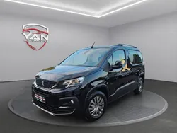 Schwarz Gebraucht 2023 Peugeot Rifter Allure Van / Kleinbus | 20.690 € (Fairer Preis)