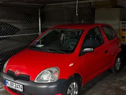 Rot Gebraucht 2001 Toyota Yaris Eco Limousine | 1.900 € (Fairer Preis)