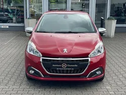 Rot Gebraucht 2018 Peugeot 208 Allure Kleinwagen | 7.999 € (Fairer Preis)