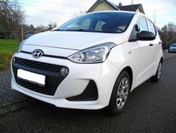 Weiß Gebraucht 2017 Hyundai i10 Kleinwagen | 6.999 € (Guter Preis)