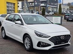 Weiß Gebraucht 2024 Hyundai i30 Comfort Limousine | 16.300 € (Guter Preis)