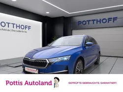 Blau Gebraucht 2024 Skoda Octavia Selection Kombi | 30.977 € (Guter Preis)