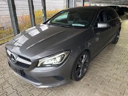 Grau Gebraucht 2017 Mercedes CLA220 Shooting Brake Urban Kombi | 18.490 € (Fairer Preis)