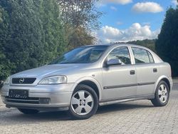 Grün Gebraucht 2000 Opel Astra Limousine | 1.100 € (Guter Preis)