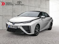 Weiss Gebraucht 2017 Toyota Mirai Limousine | 12.880 € (Etwas zu teuer)