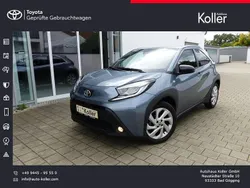 Rot Gebraucht 2021 Toyota Aygo X-play Kleinwagen | 15.400 € (Fairer Preis)