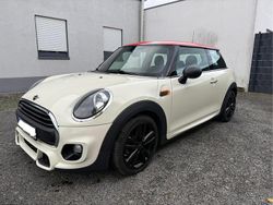 Weiß Gebraucht 2018 Mini Cooper Kleinwagen | 15.690 €