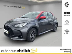 Grau Gebraucht 2021 Toyota Yaris Hybrid SUV | 19.480 € (Superpreis)