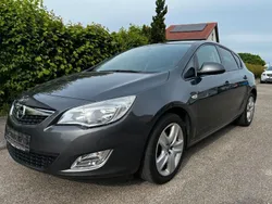 Grau Gebraucht 2011 Opel Astra Design Edition Limousine | 3.000 € (Fairer Preis)