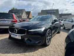 Schwarz Gebraucht 2020 Volvo V60 Momentum Kombi | 20.490 € (Guter Preis)