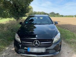 Schwarz Gebraucht 2016 Mercedes A180 Limousine | 10.900 € (Etwas zu teuer)