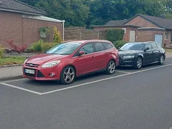 Rot Gebraucht 2011 Ford Focus Titanium Kombi | 3.950 € (Guter Preis)