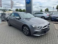 Grau Gebraucht 2021 Mercedes A180 Limousine | 20.400 € (Guter Preis)