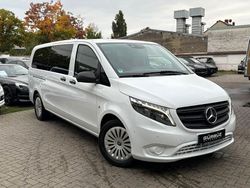 Weiß Gebraucht 2023 Mercedes Vito Van / Kleinbus | 37.900 € (Teuer)