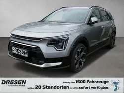 Grau Neu 2024 Kia Niro Spirit SUV | 37.980 € (Teuer)