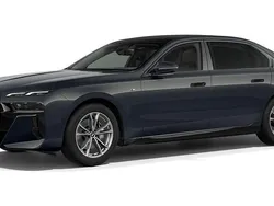 Grau Gebraucht 2024 BMW 740 Comfort Edition Limousine | 99.932 € (Etwas zu teuer)