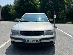 Silber Gebraucht 1997 VW Passat Basis Limousine | 799 € (Fairer Preis)