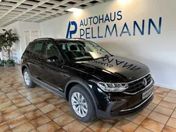 Schwarz Gebraucht 2023 VW Tiguan Life SUV | 36.890 € (Fairer Preis)