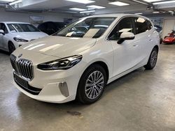 Weiß Gebraucht 2023 BMW 218 Active Tourer Luxury Line Van / Kleinbus | 23.450 € (Superpreis)