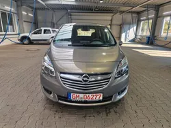 Grau Gebraucht 2014 Opel Meriva Innovation Van / Kleinbus | 10.000 € (Etwas zu teuer)