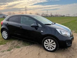Schwarz Gebraucht 2013 Kia Rio Spirit Limousine | 3.750 € (Superpreis)