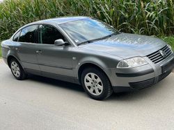 Grau Gebraucht 2002 VW Passat Limousine | 2.850 € (Teuer)