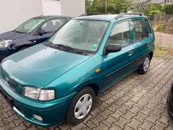 Grün Gebraucht 1999 Mazda Demio Comfort Van / Kleinbus | 1.890 € (Fairer Preis)