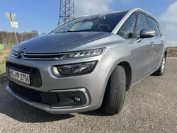 Grau Gebraucht 2018 Citroën C4 SpaceTourer Start Van / Kleinbus | 13.400 € (Fairer Preis)
