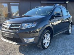 Schwarz Gebraucht 2016 Dacia Sandero Prestige Limousine | 7.980 €
