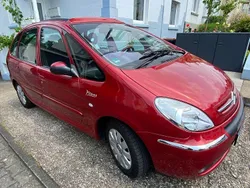 Rot Gebraucht 2004 Citroën Xsara Picasso Exclusive Van / Kleinbus | 3.000 € (Etwas zu teuer)