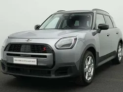 Grün Gebraucht 2024 Mini Countryman Classic SUV | 37.015 €