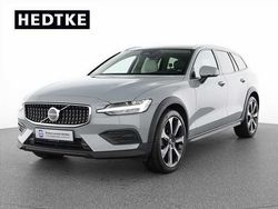 Gebraucht 2023 Volvo V60 CC Kombi | 38.880 € (Etwas zu teuer)