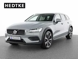 Gebraucht 2023 Volvo V60 CC Kombi | 39.990 € (Etwas zu teuer)